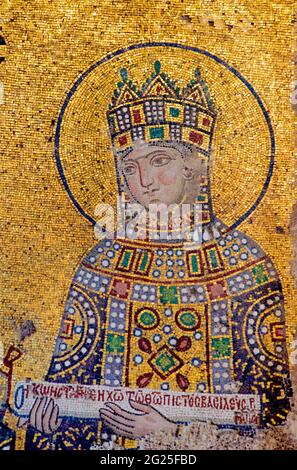 Detail of the Empress Zoe mosaic, Hagia Sophia (Turkish: Ayasofya), Istanbul, Turkey.  Empress Zoe in ceremonial costume. Byzantine art. Stock Photo