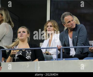 FLUSHING NY- SEPTEMBER 03: Musician Lindsey Buckingham and wife Kristen Messner, of Fleetwood Mac watches Venus Williams match at the Arthur Ash stadium at the USTA Billie Jean King National Tennis Center on September 3, 2010 in in Flushing Queens. People: Kristen Messner, Lindsey Buckingham Credit: Storms Media Group/Alamy Live News Stock Photo