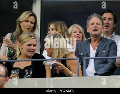 FLUSHING NY- SEPTEMBER 03: Musician Lindsey Buckingham and wife Kristen Messner, of Fleetwood Mac watches Venus Williams match at the Arthur Ash stadium at the USTA Billie Jean King National Tennis Center on September 3, 2010 in in Flushing Queens. People: Kristen Messner, Lindsey Buckingham Credit: Storms Media Group/Alamy Live News Stock Photo