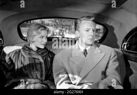 Van Johnson, Dorothy McGuire, 'Invitation (1952) MGM / File Reference # 34145-178THA Stock Photo