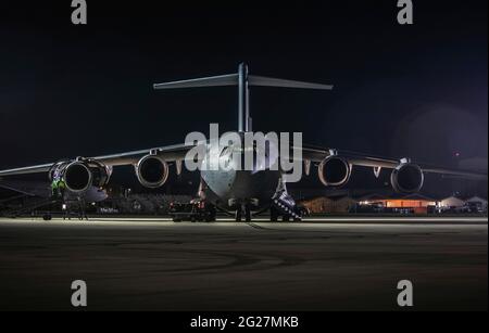 A Royal Air Force C-17 Globemaster transport aircraft at RAF Brize Norton, England. Stock Photo