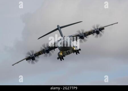 An A400M Atlas turns on to final approach at RAF Fairford. Stock Photo