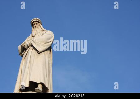 leonardo da vinci Statue - Milano Stock Photo