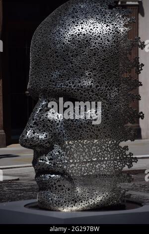 London, United Kingdom. 9th June 2021. The sculpture 'Meditation 626' by Seo Young-Deok in Bond Street, part of the Mayfair Sculpture Trail 2021. (Credit: Vuk Valcic / Alamy Live News). Stock Photo