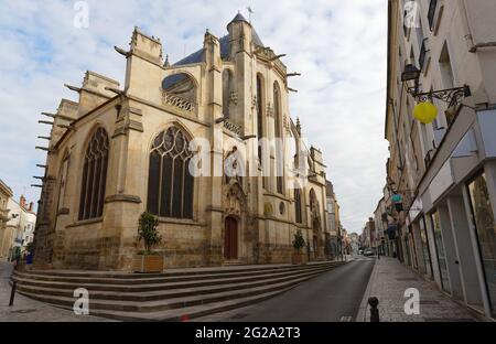 The Catholic parish church of Saint-Aspais in Melun , a municipality in the Seine-et-Marne department , was built in the 15th century . France. Stock Photo
