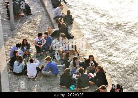 FRANCE, PARIS (75) 7TH ARRONDISSEMENT, BANKS OF SEINE RIVER Stock Photo