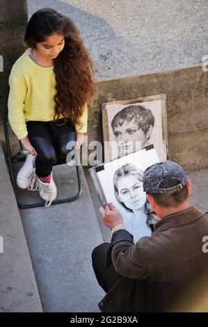 FRANCE, PARIS (75) 7TH ARRONDISSEMENT, CARTOONIST ON PONT D'IENA Stock Photo