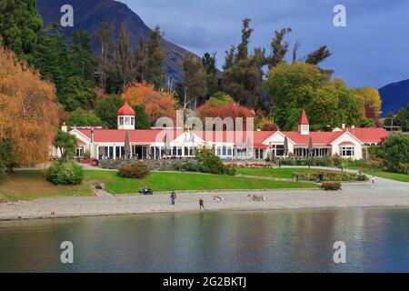 Walter Peak Far, a working farm and tourist attraction on Lake Wakatipu, New Zealand. The large building, the 'Colonel's Homestead', is a restaurant Stock Photo