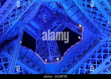 FRANCE. PARIS (75) 7 TH ARR. TOUR EIFFEL (ILLUMINATION BY AA© SETE IN 2008) Stock Photo