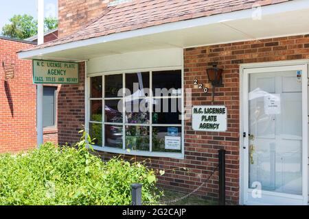 ELKIN, NC, USA-5 JUNE 2021:   Facade of the N.C. License Plate Agency in Elkin.  Horizontal image. Stock Photo