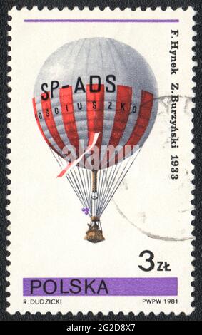 A stamp printed in Poland shows Flight of Balloon SP-ADS Kosciuszko (1933) Franciszek Hynek and Zbigniew Burzynsk ,  Poland 1981 Stock Photo
