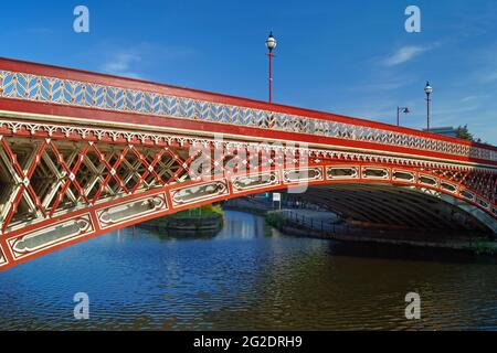 UK, West Yorkshire, Leeds, Crown Point Bridge over the River Aire. Stock Photo