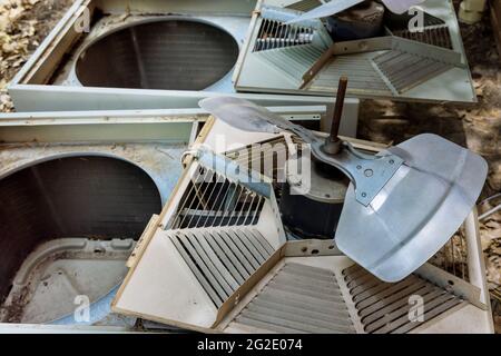 Technician is checking and fixing the air conditioner Stock Photo