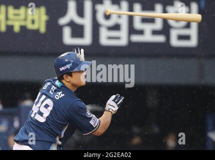 11th June, 2021. LG Twins' Lee Min-ho Lee Min-ho of the LG Twins throws a  pitch against the NC Dinos during a Korea Baseball Organization match held  at Jamsil Baseball Stadium in