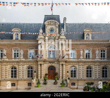 The city hall (Hôtel de Ville) of Amiens, Picardy, France Stock Photo