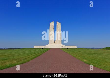 The Canadian National Vimy Memorial on a beautiful sunny spring day in Givenchy-en-Gohelle (Pas-de-Calais), France Stock Photo
