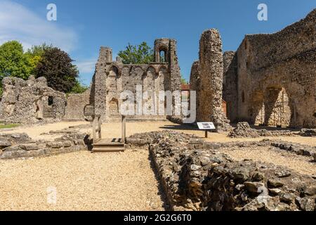 Historic ruins of Wolvesey Castle /  Old Bishops Palace in Winchester, Hampshire, England, UK Stock Photo