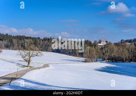 Germany, Bavaria, Upper Bavaria, Tölzer Land, Dietramszell, district Thankirchen, winter landscape with St. Katharina branch church, view from Manhartshofen Stock Photo