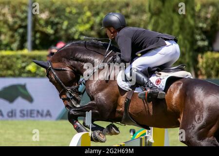 J r me Guery BEL ride Quel Homme de Hus during the Rolex Grand