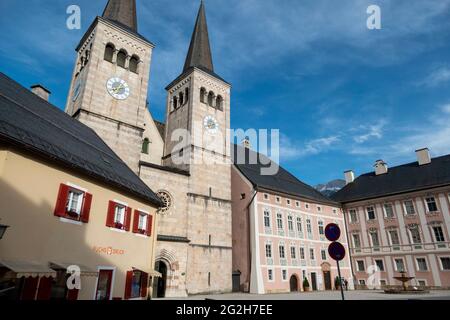 Schlossplatz, St. Peter and John the Baptist, old town Berchtesgaden, Berchtesgadener Land, Upper Bavaria, Bavaria, Germany Stock Photo