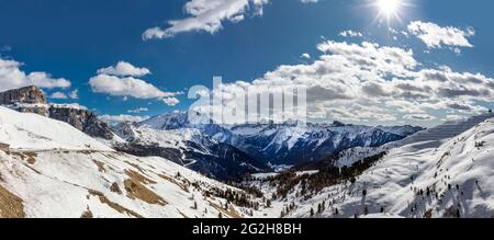 Panorama view from Sella Joch viewing platform on the Dolomites, from the left Piz Selva, 2941 m, Piz Ciavazes, 2828 m, Sella towers, Torri del Sella, 2696 m, Sas Becè, 2534 m, Marmolada, 3343 m, Col di Rosc, 2383 m , Cima dell Uomo, 2310 m, Sas de Roces, 2618 m, Sellaronda, South Tyrol, Alto Adige, Dolomites, Italy, Europe Stock Photo