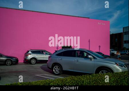 The Pink Wall at the Paul Smith Store in Los Angeles, California, USA Stock Photo