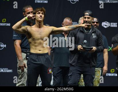 Hollywood, USA. 11th June, 2021. HOLLYWOOD, FLORIDA - JUNE 11: TikTok personality Bryce Hall (L) and Fousey hosts LiveXLive's Social Gloves: Battle Of The Platforms Pre-Fight Weigh-In at Hard Rock Live! in the Seminole Hard Rock Hotel & Casino on June 11, 2021 in Hollywood, Florida. (Photo by JL/Sipa USA) Credit: Sipa USA/Alamy Live News Stock Photo