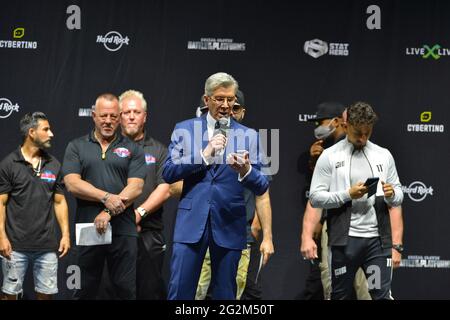 Hollywood, USA. 11th June, 2021. HOLLYWOOD, FLORIDA - JUNE 11: Michael Buffer speaks onstage during a LiveXLive's Social Gloves: Battle Of The Platforms Pre-Fight Weigh-In at Hard Rock Live! in the Seminole Hard Rock Hotel & Casino on June 11, 2021 in Hollywood, Florida. (Photo by JL/Sipa USA) Credit: Sipa USA/Alamy Live News Stock Photo