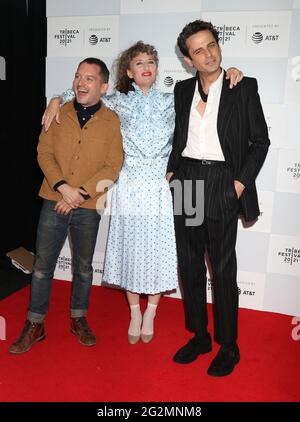 New York, NY, USA. 11th June, 2021. Elijah Wood, Amber Sealey, Luke Kirby at the 2021Tribeca Film Festival World premiere of No Man of God at Pier 76 in Hudson River Park in New York June 11, 2021 Credit: Rw/Media Punch/Alamy Live News Stock Photo