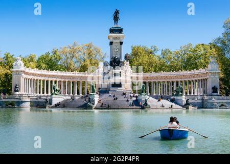 Great Pond of the Buen Retiro. The Monument to Alfonso XII, Monumento a Alfonso XII, is located in Buen Retiro Park. The monument is situated on the e Stock Photo