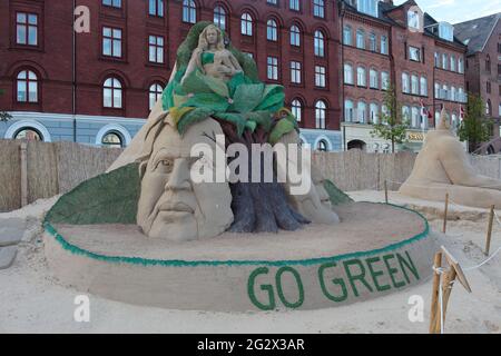 one of the most spectacular sand sculpture events, Copenhagen.  Prize winning 'Go green - Save the Earth' by Sudarsan Pattnaik Stock Photo