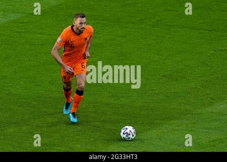 AMSTERDAM, NETHERLANDS - JUNE 13: Stefan de Vrij of the Netherlands during the UEFA Euro 2020 Championship Group C match between Netherlands and Ukraine at the Johan Cruijff ArenA on June 13, 2021 in Amsterdam, Netherlands (Photo by Andre Weening/Orange Pictures) Credit: Orange Pics BV/Alamy Live News Stock Photo