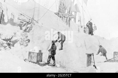 expedition, polar expedition, Fram expedition 1893 - 1896, 'Fram' is freed from the ice, March 1895, ADDITIONAL-RIGHTS-CLEARANCE-INFO-NOT-AVAILABLE Stock Photo