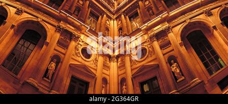 FRANCE. PARIS (75) LOUVRE MUSEUM, COUR CARREE , PANORAMIC PICTURE AT NIGHT Stock Photo