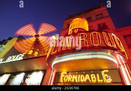 FRANCE PARIS (75) 18TH DISTRICT, THE MOULIN ROUGE IN PIGALLE IN NIGHT Stock Photo