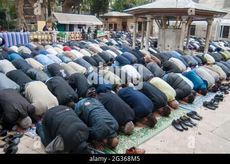 prayer during ramadan in islam