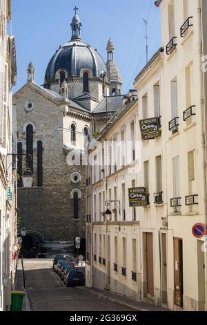 FRANCE PARIS (75) 13TH DISTRICT, DISTRICT OF THE 'BUTTE AUX CAILLES', STREET OF MICHAL AND CHURCH SAINT ANNE Stock Photo