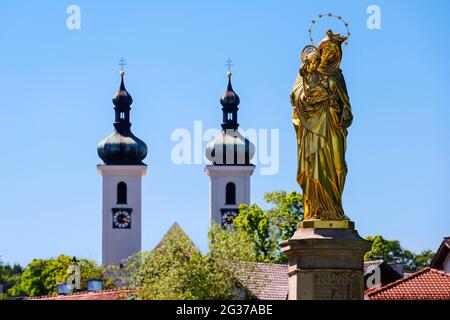 Figure of the Virgin Mary, Patrona-Bavariae at the Roman Catholic parish church of St. Joseph in Tutzing, Upper Bavaria, Bavaria, Germany Stock Photo