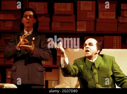 Ethna Robinson ( Second Secretary to Mao), Robert Brubaker (Mao Tse-tung) in NIXON IN CHINA at English National Opera (ENO), London Coliseum, London WC2  07/06/2000music: John Adams  libretto: Alice Goodman  conductor: Paul Daniel  set design: Adrianne Label  costumes: Dunya Ramicova  lighting: James F. Ingalls  choreography: Mark Morris  director: Peter Sellars Stock Photo