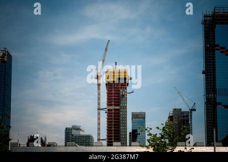 New York, USA. 10th June, 2021. Development in and around Hudson Yards in New York on Thursday, June 10, 2021. (Photo by Richard B. Levine) Credit: Sipa USA/Alamy Live News Stock Photo