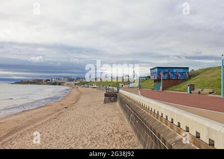 Looking south on North Promenade in Whitley Bay, North Tyneside towards Spanish City on the North East coat. Stock Photo