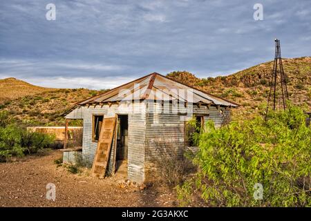 Secluded Tres Papalotes Cabin at water spring, campsite in El Solitario area, Big Bend Ranch State Park, Texas, USA Stock Photo