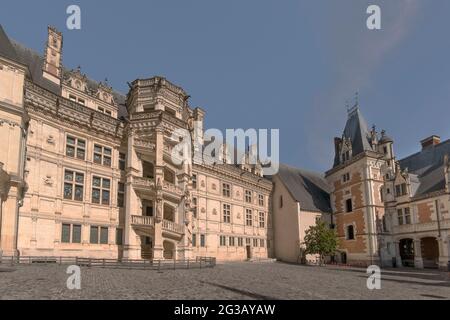 FRANCE - LOIRE VALLEY - LOIR ET CHER (41) - CASTLE OF BLOIS : WING FRANCIS I, RENAISSANCE STYLE, WHOSE ARCHITECTURE AND ORNAMENTATION ARE MARKED BY TH Stock Photo