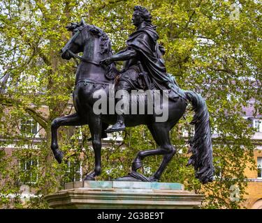 Statue of King William III, located in the historic St. James’s Square in London, UK. Stock Photo