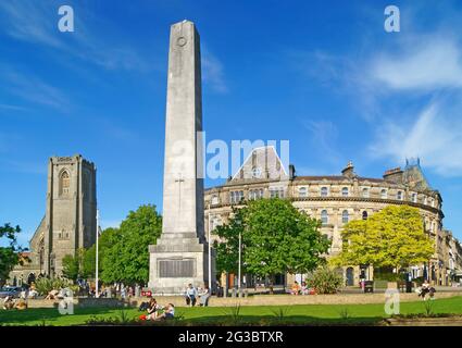 UK, North Yorkshire, Harrogate, The Cenotaph on Prospect Square Stock Photo