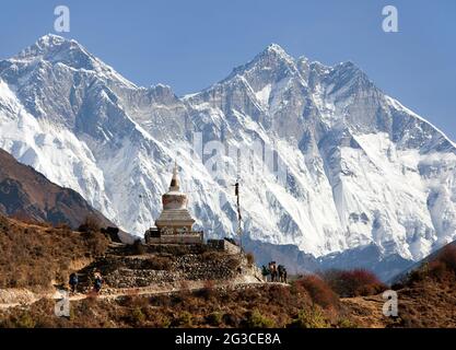 Stupa near Namche Bazar and Mount Everest, Lhotse and Nuptse - way to Everest base camp - Nepal Stock Photo