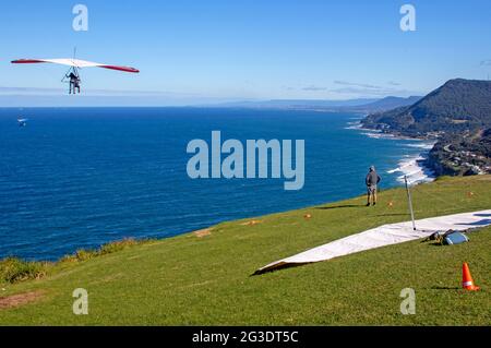 Hang gliding at Bald Hill, Stanwell Tops Stock Photo