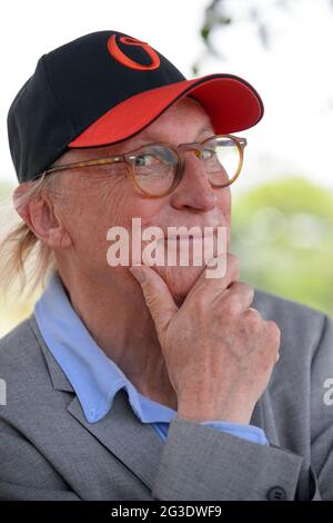 Hamburg, Germany. 15th June, 2021. Otto Waalkes, comedian, actor, musician, comic artist and director, taken during a press event. Credit: Jonas Walzberg/dpa/Alamy Live News Stock Photo