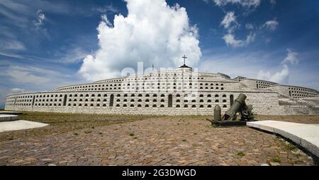 Sacrario Militare di Bassano del Grappa panoramica sul Monte Grappa Stock Photo