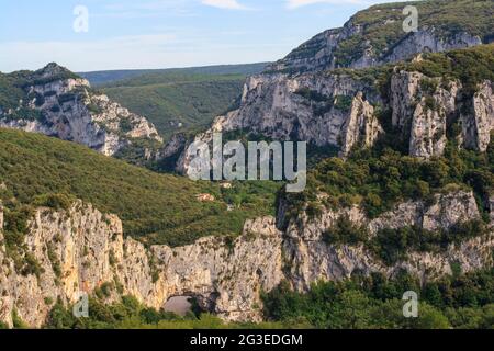 FRANCE. ARDECHE (07) VALLON PONT D'ARC RESERVE NATURAL OF THROAT IN THE ARDECHE LE PONT D'ARC (THE BRIDGE OF ARC) Stock Photo